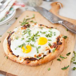Sun Dried Tomato Pesto Pizza