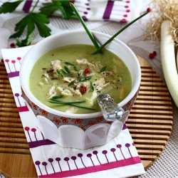 Lettuce Soup with Chicken