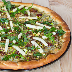 Pesto and Arugula Pizza