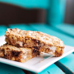 Soft & Chewy Oatmeal Bars