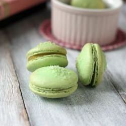 Pandan Macarons