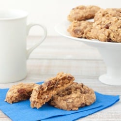 Chewy Oatmeal Raisin Cookies