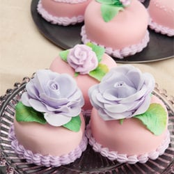 Strawberry-Almond Petit Cakes