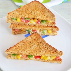 Cheesy Corn Capsicum Sandwich