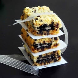 Oreo Cream Cheese Blondies