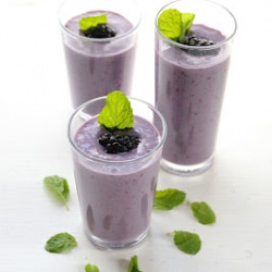 Blacberry, Banana and Mint Smoothie