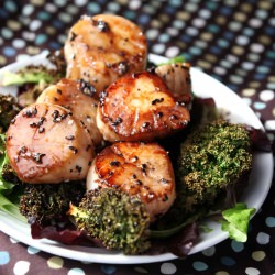 Black Pepper and Sesame Scallops