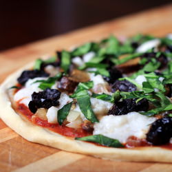 Fresh Vegan Mozzarella Pizza