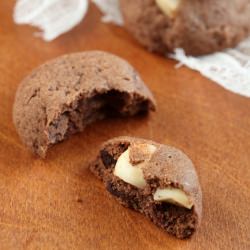 Chocolate and Macadamia Cookies