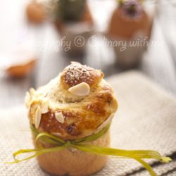 Sweet Easter Bread with Raisins