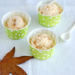 Macadamia Crunch Ice Cream