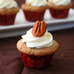 Mini Rum Pecan Cupcakes