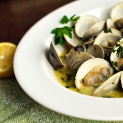 Clams in Garlic Herb Broth