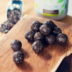 Chocolate Chia Energy Balls