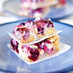 Creamy Mixed Berry Crumble Bars