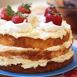 Angel Food Cake + Pineapple Cream
