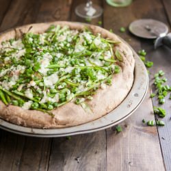 Asparagus and Gorgonzola Pizza