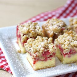Strawberry Rhubarb Crumb Bars