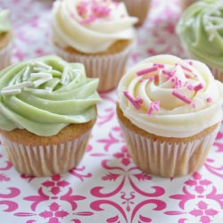 Healthier Mini Vanilla Cupcakes