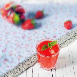 Sparkling Strawberry Lemonade