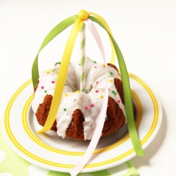 Mini Maypole Cakes