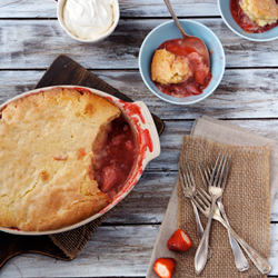 Strawberry Rhubarb Pudding Cake