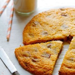 Giant Chocolate Chip Cookie