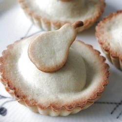 Small and Simple Pear Tarts