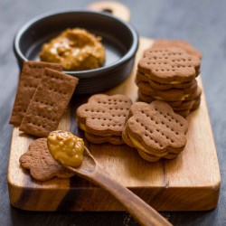 Chocolate + Peanut Butter Crackers
