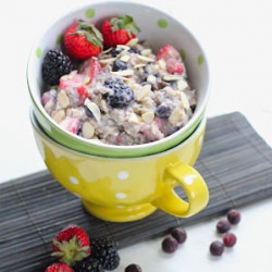 Mixed Berry and Almond Oatmeal