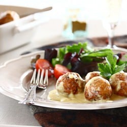 Chicken Meatballs in Cava Sauce