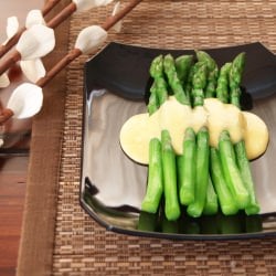 Asparagus in Hollandaise Sauce