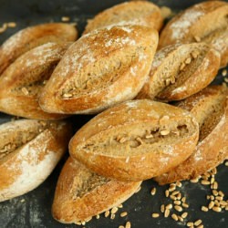Wholegrain Spelt Bread Rolls