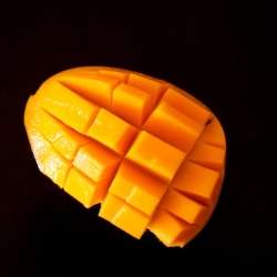How to Cut a Mango: A Photo Guice