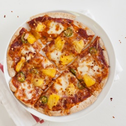 Simple tortilla pizza