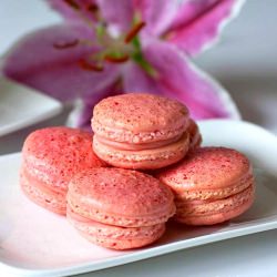 Raspberry&White Chocolate Macarons