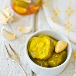 Simple Garlic Pickles