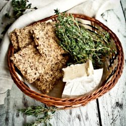 Oat Crackers with Thyme