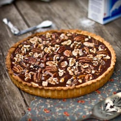 Salted Caramel Roast Nut Tart