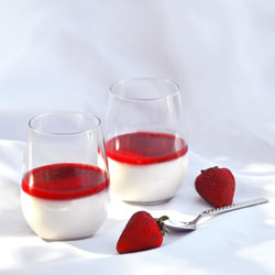 Vanilla Panna Cotta with Strawberry