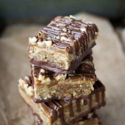 Banana-Walnut Oatmeal Bars
