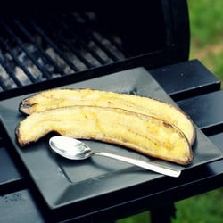 Grilled bananas