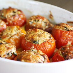 Kale Omelet-Stuffed Tomatoes