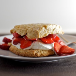 Almond-Oat Strawberry Shortcakes