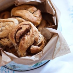 Cinnamon Spelt Buns