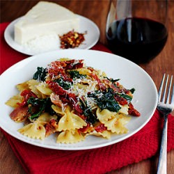 Farfelle with Kale & Bacon