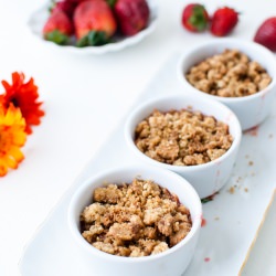 Rhubarb and Strawberry Crumble