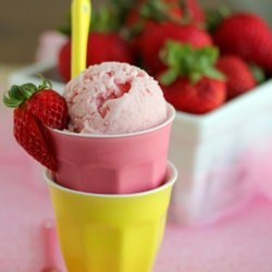 Strawberry & Buttermilk Ice Cream