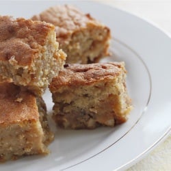 Banana & brazil nut blondies