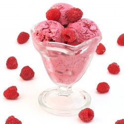 Raspberry Frozen Yogurt